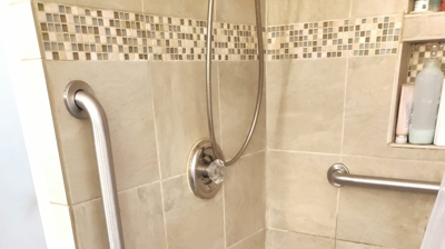 Grab bars Photo